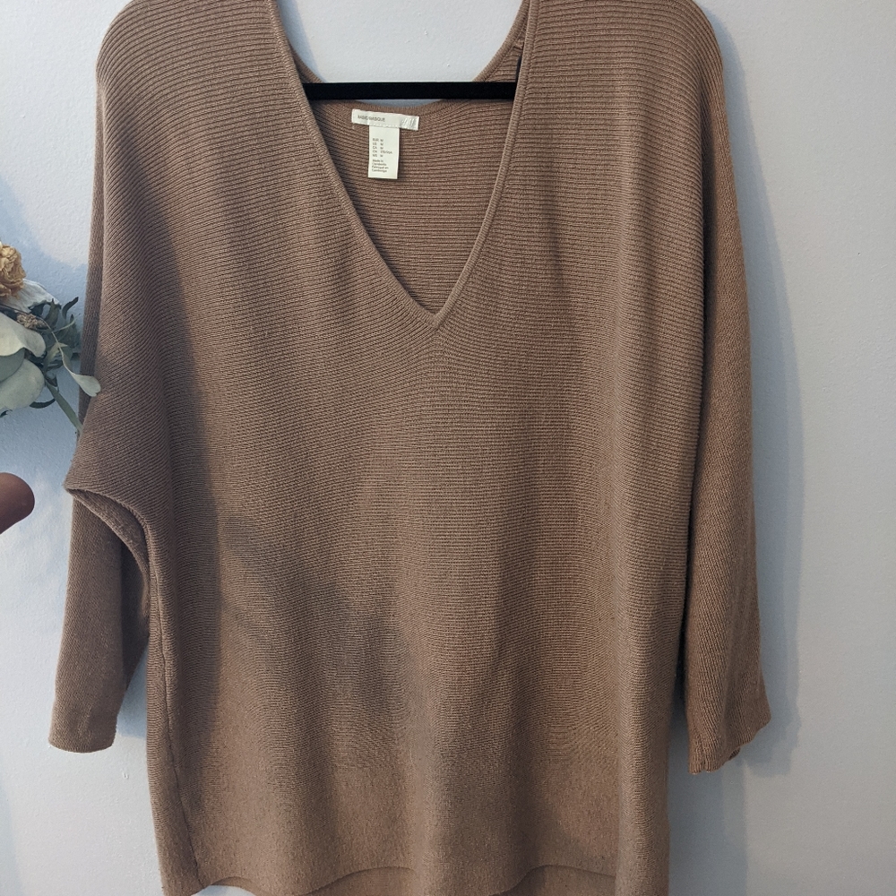 Tan sweater, medium